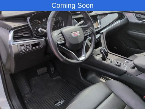 Used 2024 Cadillac XT6 Premium Luxury AWD/4WD image 2