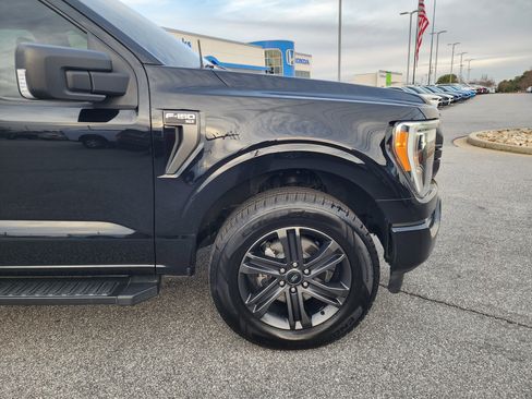 Used 2022 Ford F150 XLT w/ Equipment Group 302A High image 11