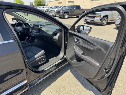 Used 2017 Chevrolet Impala Premier FWD image 14