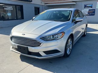 Used 2018 Ford Fusion SE image 1