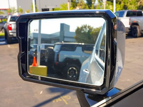 Used 2025 GMC Hummer EV 2X w/ Extreme Off-Road Package image 30