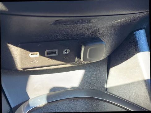 Used 2023 Chevrolet Malibu LT FWD image 28