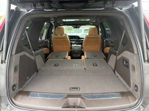 Certified 2022 Cadillac Escalade Sport w/ Touring Package AWD/4WD image 29
