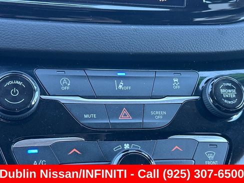 Used 2022 Chrysler Pacifica Touring-L FWD image 31