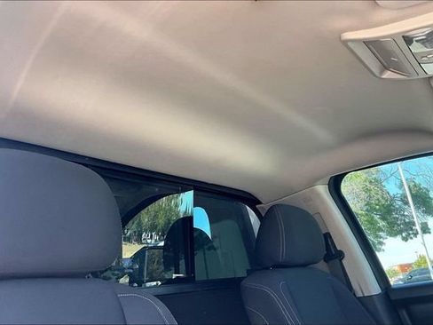 Used 2017 Nissan Titan SV RWD image 21