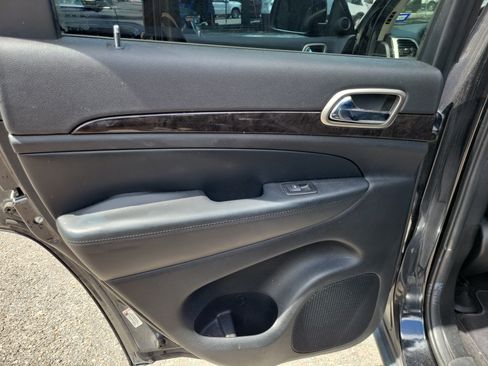 Used 2013 Jeep Grand Cherokee Laredo RWD image 13