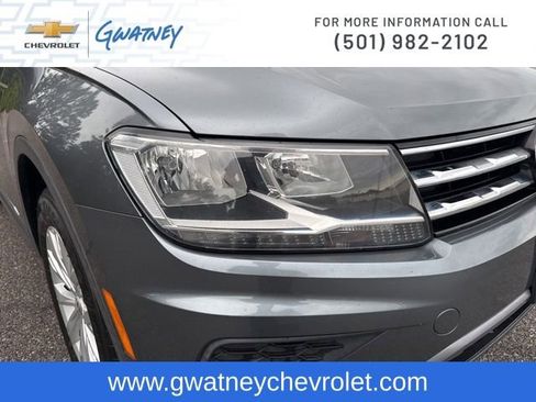 Used 2018 Volkswagen Tiguan SE AWD/4WD image 13