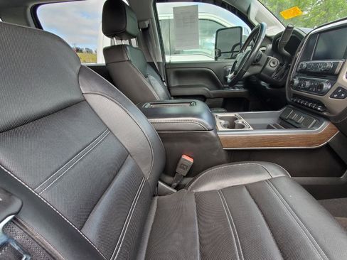 Used 2019 GMC Sierra 2500 Denali AWD/4WD image 4