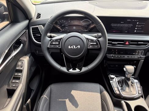 New 2026 Kia Seltos EX FWD image 16