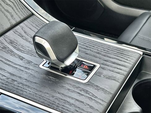 Used 2025 Land Rover Range Rover Velar Dynamic SE image 27