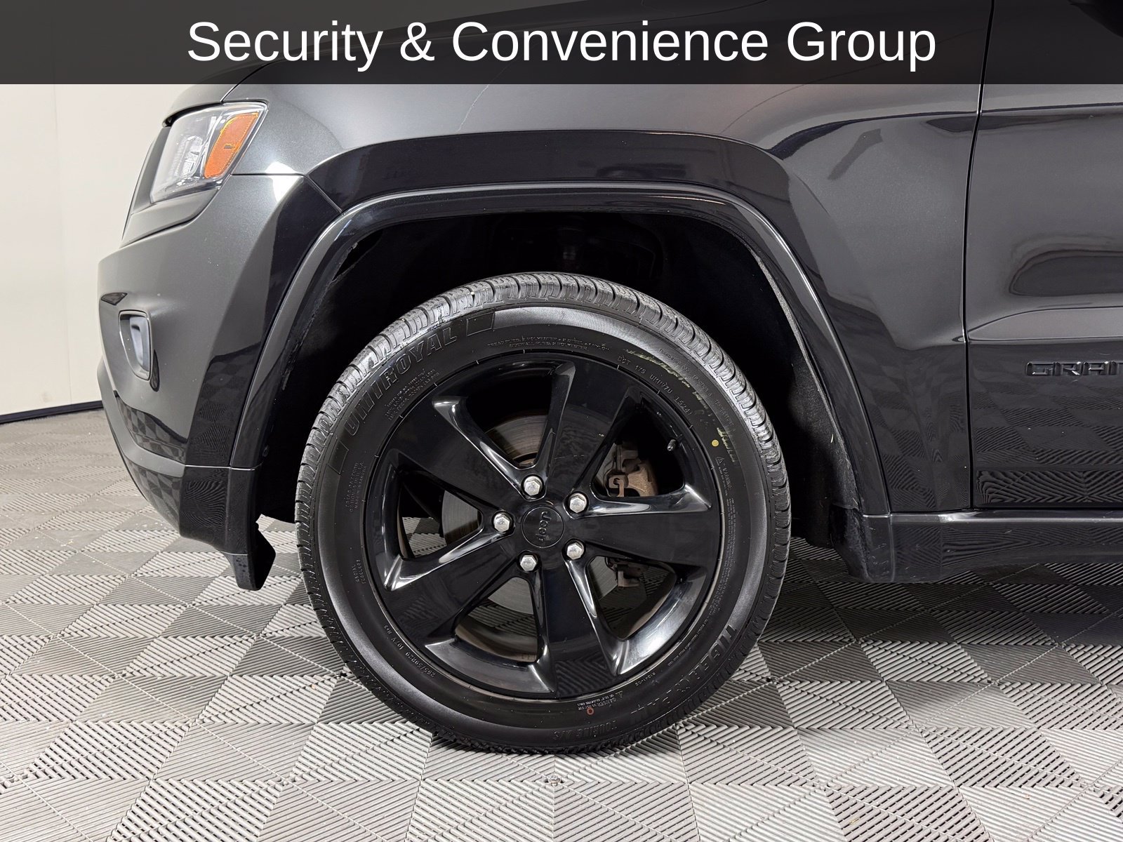 Used 2015 Jeep Grand Cherokee Altitude AWD/4WD image 4