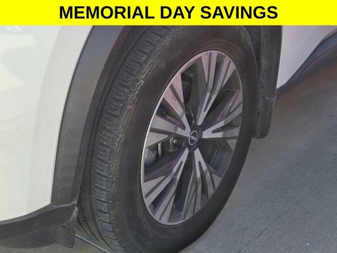 Used 2022 Nissan Rogue SV FWD image 18