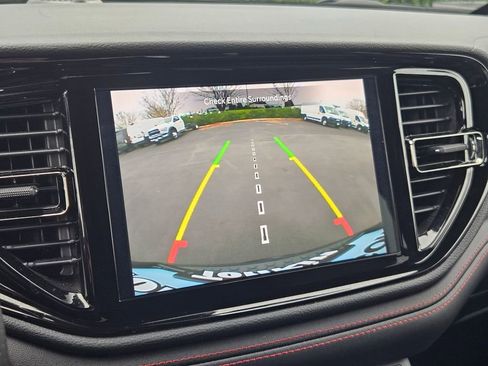 Certified 2025 Dodge Durango GT image 21