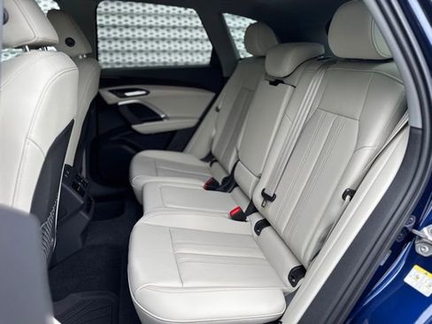 New 2025 Audi Q5 Premium image 10