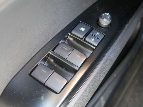 Used 2025 Toyota Camry LE w/ Convenience Package image 16