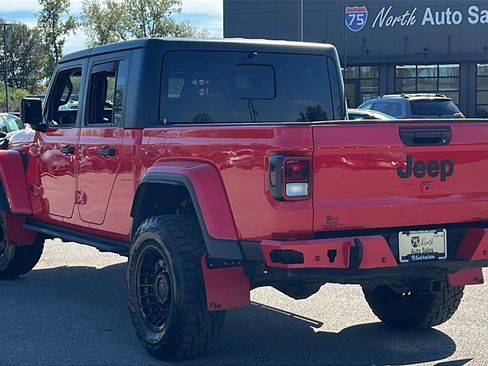 Used 2021 Jeep Gladiator Willys image 6