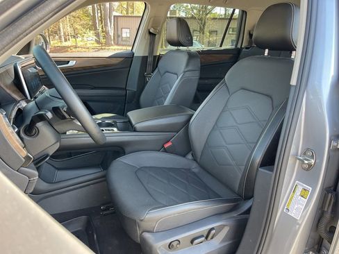 Used 2024 Volkswagen Atlas SE FWD image 17