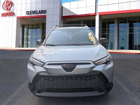 Used 2025 Toyota Corolla Cross AWD Hybrid w/ Moonroof Package image 3