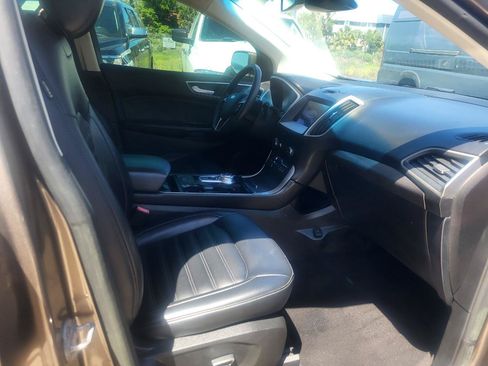 Used 2019 Ford Edge SEL w/ Equipment Group 201A FWD image 7