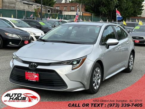 Used 2023 Toyota Corolla LE FWD image 1