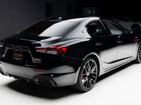 Used 2021 Maserati Ghibli Trofeo image 37