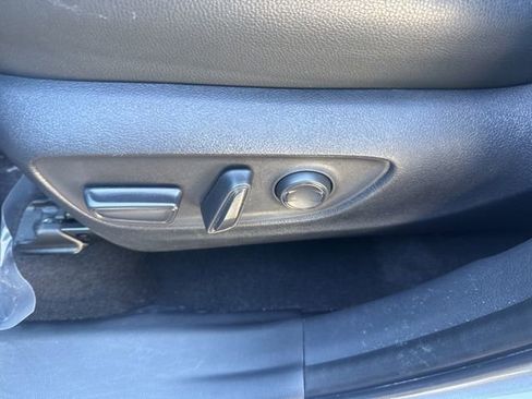 Used 2025 Toyota Grand Highlander AWD image 13