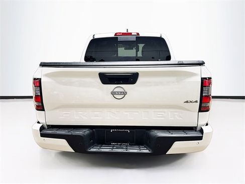 Used 2025 Nissan Frontier SV image 6