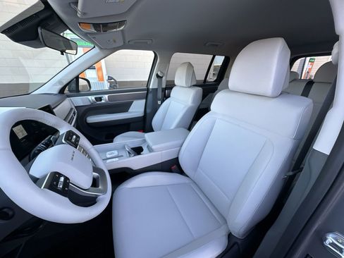 New 2026 Hyundai Santa Fe SE image 17