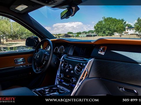 Used 2022 Rolls-Royce Cullinan w/ Dynamic Package image 47