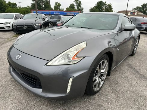 Used 2014 Nissan 370Z Coupe RWD image 22