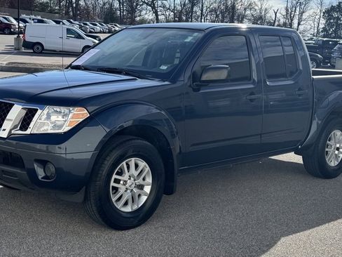 Used 2019 Nissan Frontier SV image 11