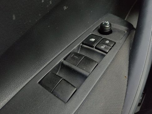 Used 2021 Toyota Corolla LE FWD image 27