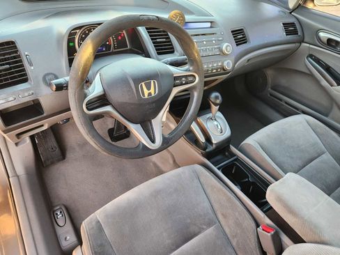 Used 2010 Honda Civic LX image 2