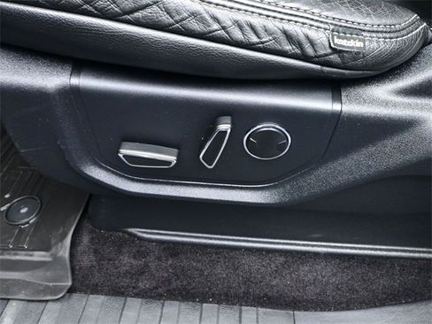 Used 2015 Ford F150 XLT w/ Equipment Group 302A Luxury image 9