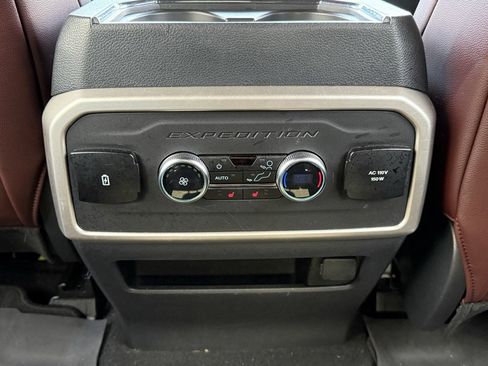 Used 2024 Ford Expedition Limited image 42