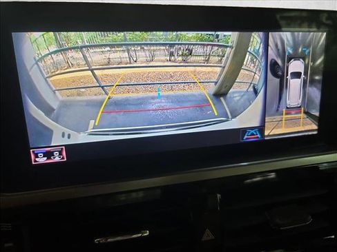 Used 2023 Lexus GX 460 Luxury w/ Sport Design Package AWD/4WD image 13