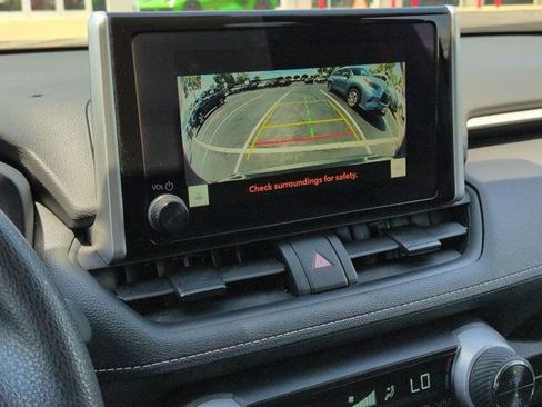 Used 2025 Toyota RAV4 XLE AWD/4WD image 13