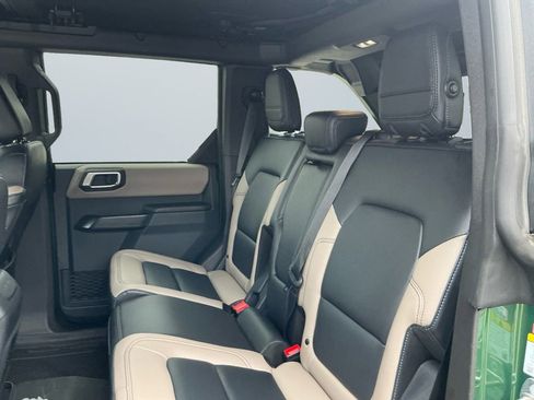 Used 2024 Ford Bronco Wildtrak image 14