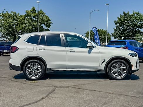 Used 2024 BMW X3 xDrive30i AWD/4WD image 2