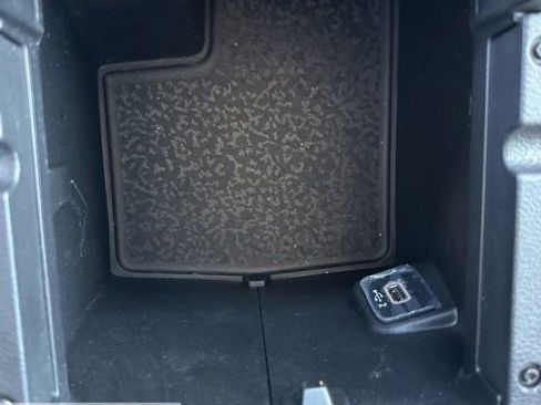 Used 2024 Jeep Wrangler Sport S image 25