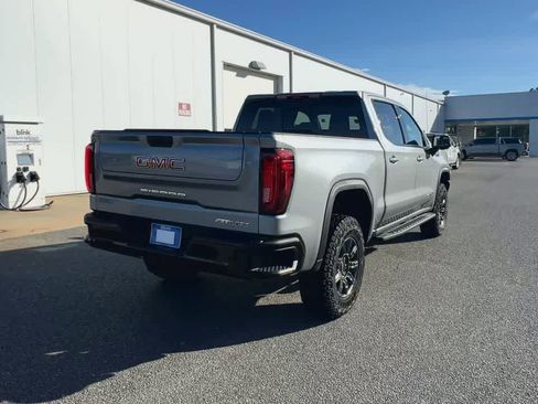 Used 2025 GMC Sierra 1500 AT4X image 8