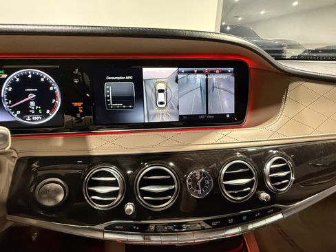 Used 2017 Mercedes-Benz S 550 Sedan w/ Sport Package w/ Sport Package image 32