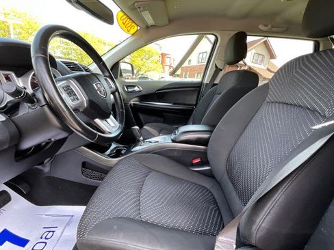 Used 2020 Dodge Journey SE w/ SE Popular Equipment Group FWD image 22