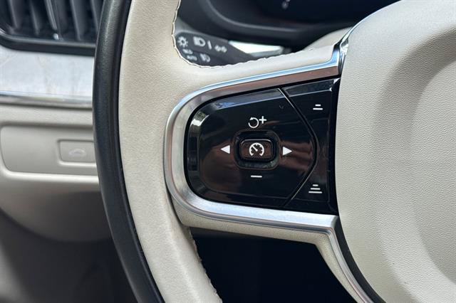 Certified 2024 Volvo XC60 T8 Plus w/ Protection Package Premier AWD/4WD image 28