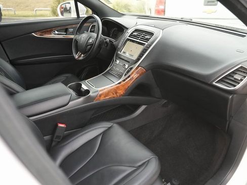 Used 2018 Lincoln MKX Reserve w/ Driver Assistance Package image 18