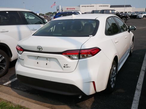 Used 2026 Toyota Corolla LE FWD image 4