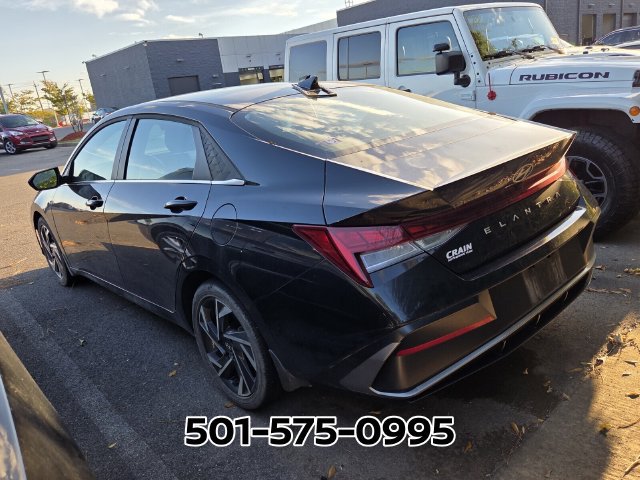 Used 2025 Hyundai Elantra SEL FWD image 2