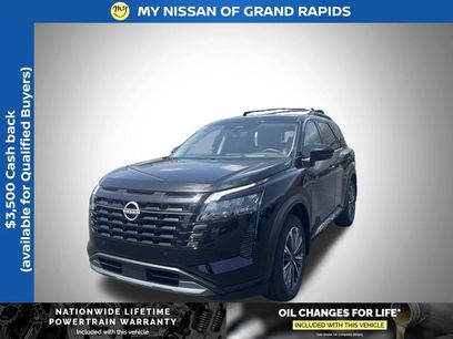 New 2026 Nissan Pathfinder Platinum w/ Cargo Package