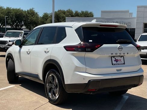 Used 2025 Nissan Rogue SV FWD image 6