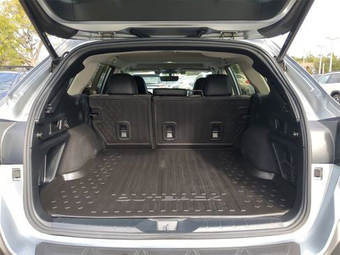 Certified 2021 Subaru Outback Onyx Edition XT w/ Popular Package #2 image 9